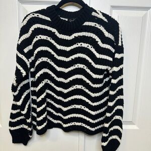 Jessica Simpson Black White Wavy Knit Sweater Chic Statement Hem Size S